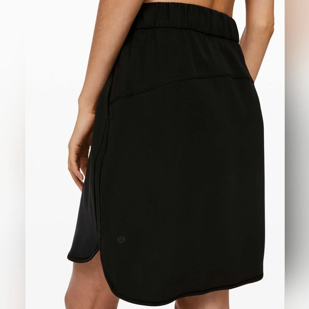 Lululemon 🍋 On The Fly Skirt Woven Black Size 2